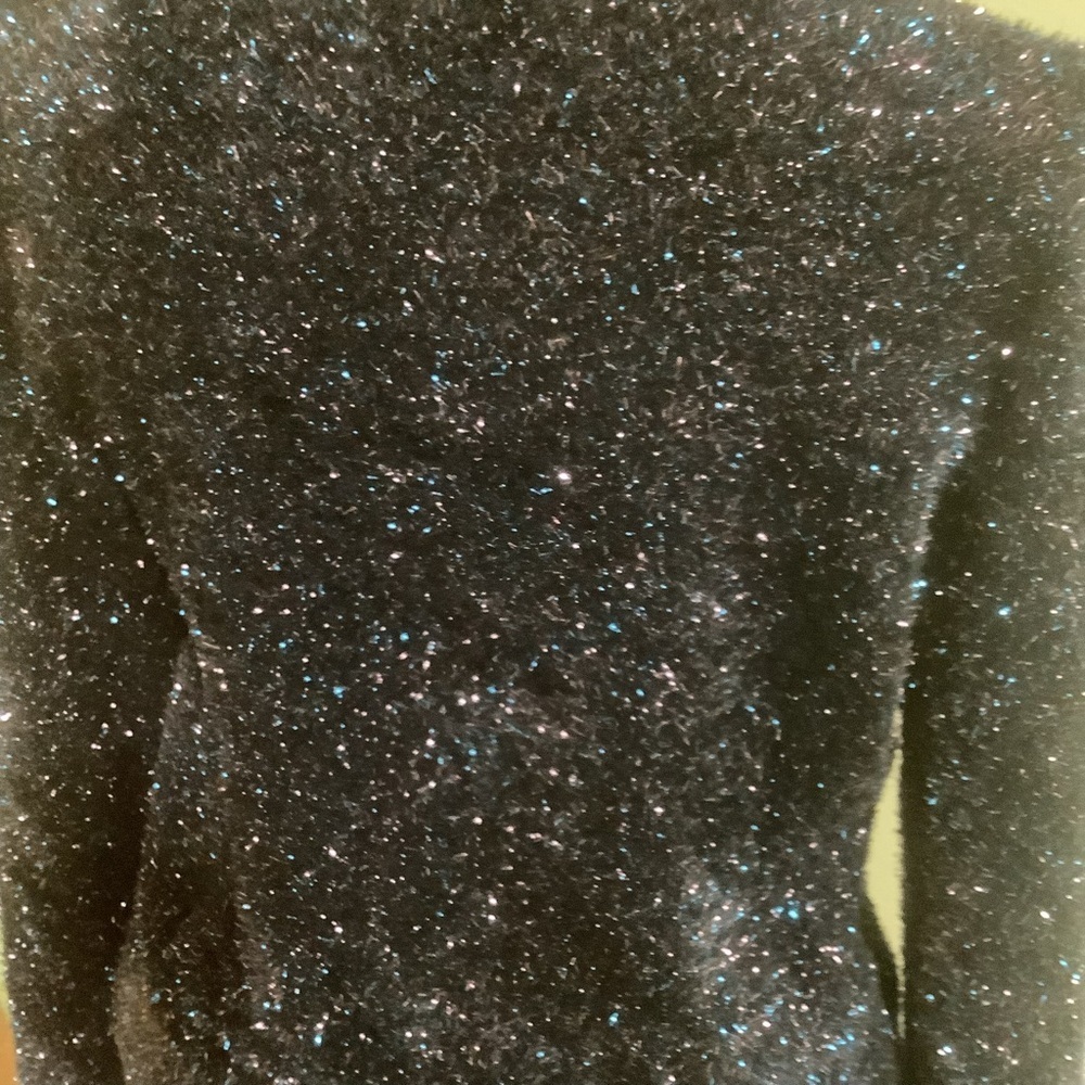 ✨ Banana Republic Metallic Eyelash Sweater – NWT – Size M – $110 Retail - Picture 5 of 11